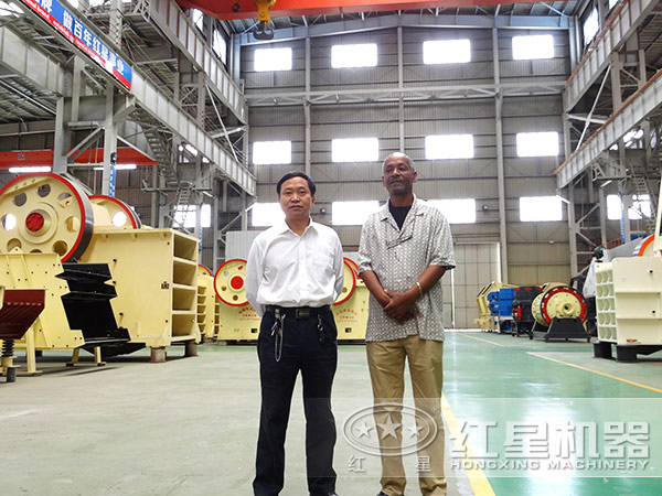 鄂式破碎机生产车间