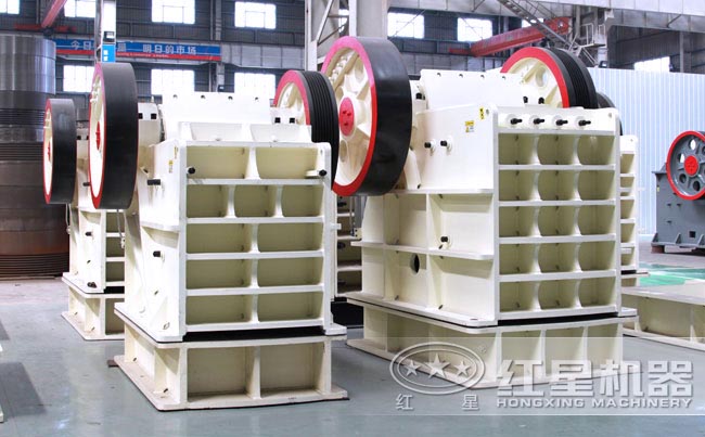 德版颚式破碎机背面实拍