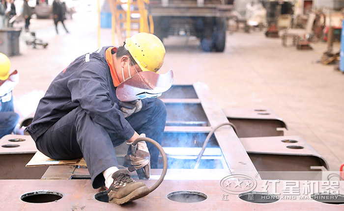 移动碎沙机生产现场