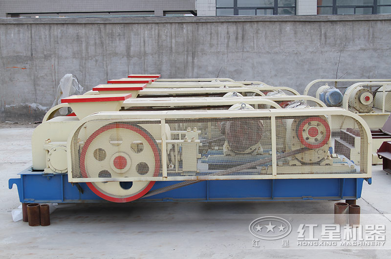对辊式制沙机近距离实景图