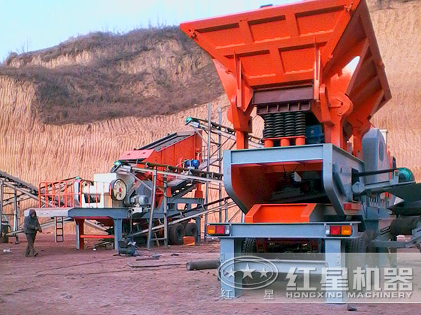 宁夏鄂式移动破碎机联合生产现场