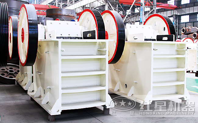 用于软、中、高硬度材料粗破的颚式破碎机