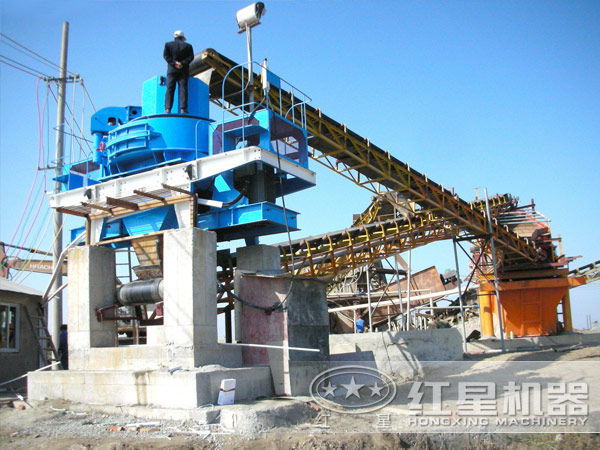 冲击式破碎机现场工作图 冲击式破碎机现场工作图