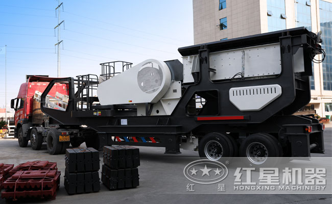 轮胎移动颚式破碎机-降低物料运输费用