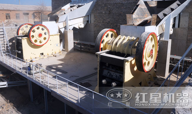 破碎生产线之颚式破碎机