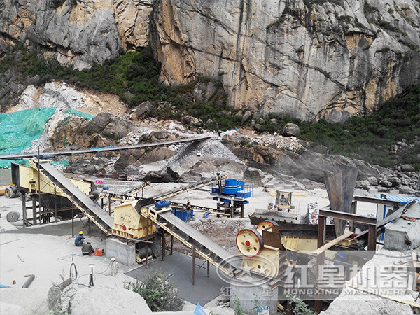 砂石生产现场，布局合理紧凑，效率高