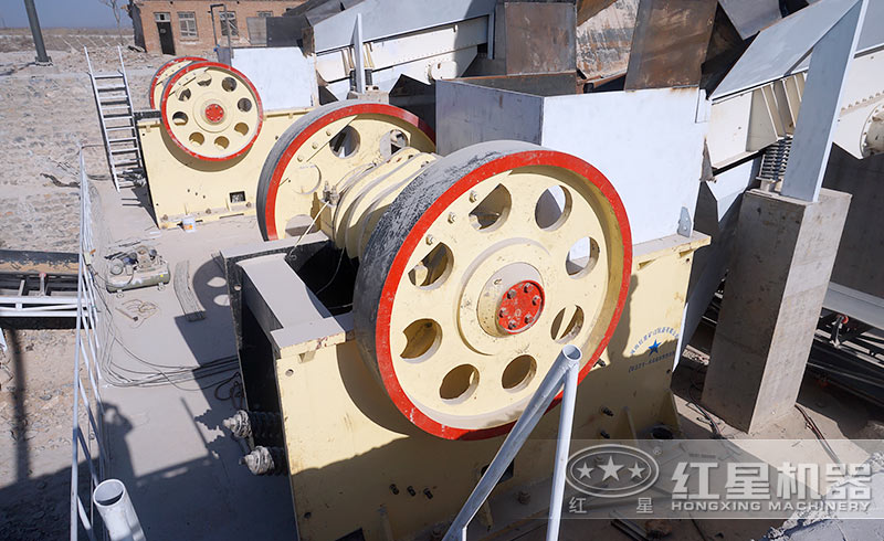 750颚式破碎机作业现场 750颚式破碎机作业现场