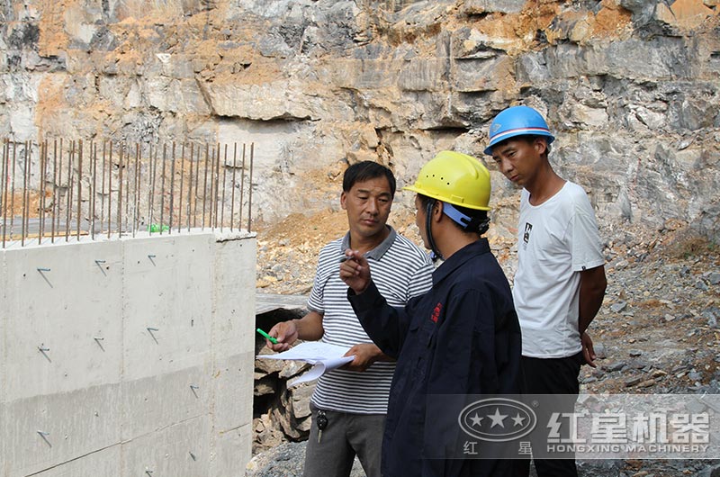 红星技术师到用户现场指导作业中 红星技术师到用户现场指导作业中