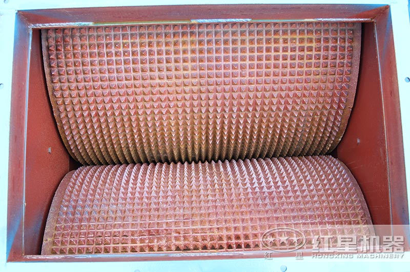 对辊破碎设备内部实拍图 对辊破碎设备内部实拍图