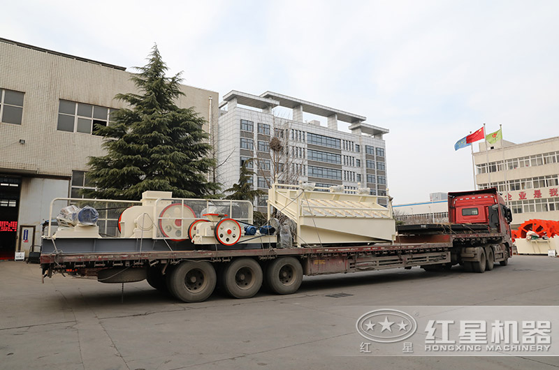 红星对辊破发货现场 红星对辊破发货现场