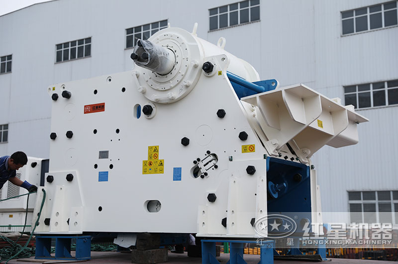 客户订购的颚式破碎机准备发货 客户订购的颚式破碎机准备发货