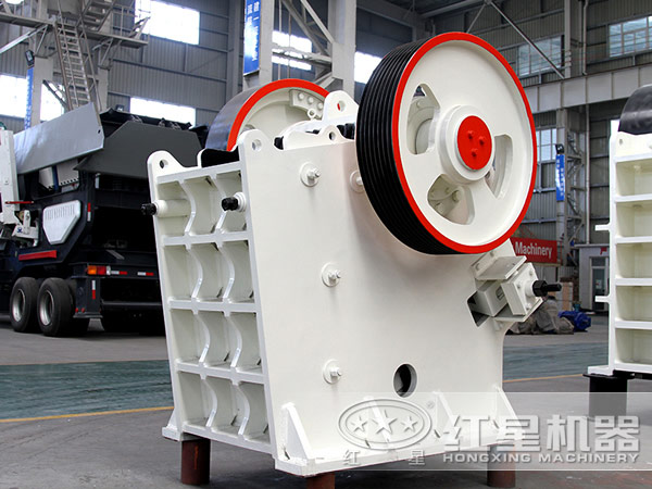 绿色颚式破碎机