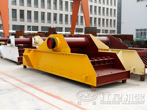 振动给料机侧面图